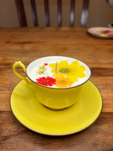 Load image into Gallery viewer, Vintage Soy Candle Teacup