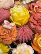 Load image into Gallery viewer, Soy Wax Candle Bouquet