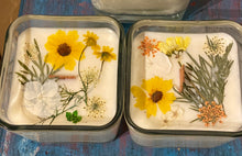 Load image into Gallery viewer, Huge 18+ Ounce Candle decorated with dried flowers