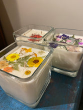 Load image into Gallery viewer, Huge 18+ Ounce Candle decorated with dried flowers
