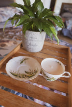 Load image into Gallery viewer, Vintage White Bluebells Candle